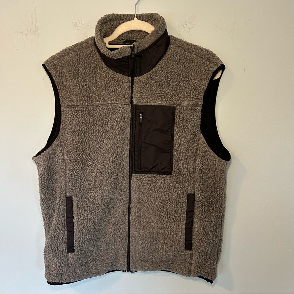 Zara Black & Gray Full-Zip Sherpa Vest Size Large
